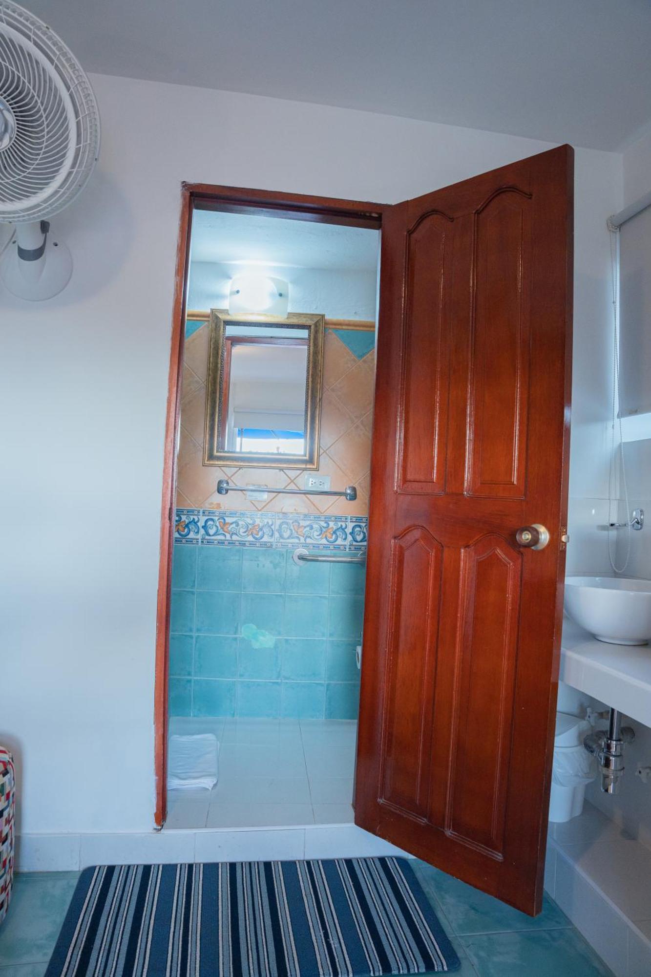 Hotel 3 Banderas Cartagena Exterior photo